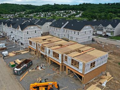 Average long-term US mortgage rate climbs to 7.09% this week to highest level in more than 20 years