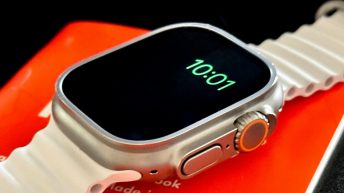 Apple Watch users complain of rapid battery drain and overheating with watchOS 10.1