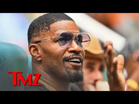 Jamie Foxx in Physical Rehabilitation Center in Chicago, Family by His Side | TMZ TV