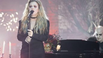 Kelly Clarkson Delivers Haunting Cover of Olivia Rodrigo’s ‘Vampire’