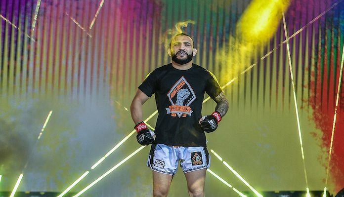 Former MMA world champ John Lineker to face dangerous Liam Harrison under Muay Thai rules