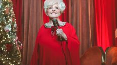 Brenda Lee Talks ‘Rockin’ Around the Christmas Tree’ Finally Topping Hot 100 & ‘Home Alone’ Pushing It ‘Over That Hill’