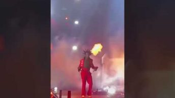 Lil Uzi Vert plays ‘Just Wanna Rock’ live at Rolling Loud California! #liluzivert #rollingloud