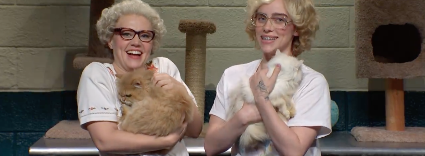 SNL: Billie Eilish, Kate McKinnon Trade Cats for Christmas