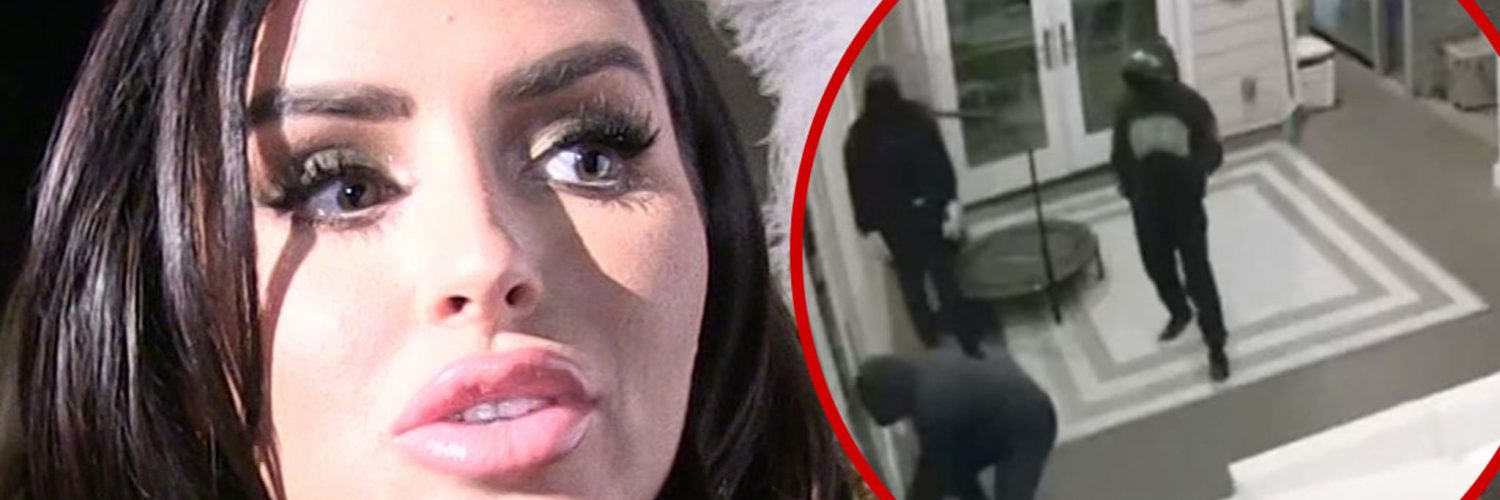 Model Abigail Ratchford’s Home Broken Into By 3 Men While She Was Inside