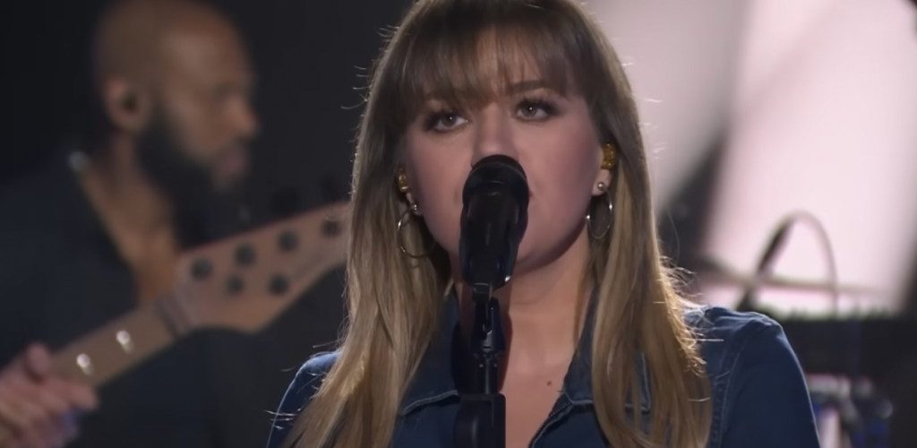 Kelly Clarkson Belts Another U2 Classic With ‘Mysterious Ways’ Kellyoke Cover