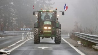 French farmers aim to put Paris ‘under siege’ in tractor protest. Activists hurl soup at ‘Mona Lisa’