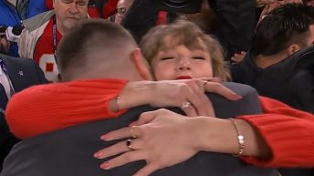 Taylor Swift Hugs Beau Travis Kelce After Chiefs Secure Super Bowl Spot