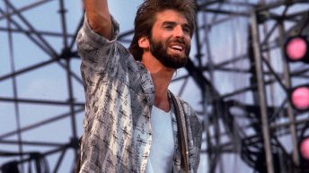 ‘Footloose’ Singer Kenny Loggins ‘Memba Him?!