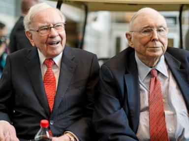 Warren Buffett uses his annual letter to warn about Wall Street and recount Berkshire’s successes