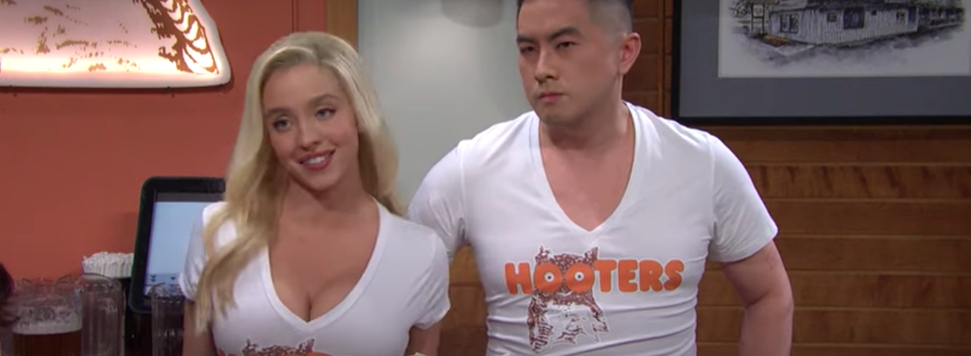 ‘SNL’: Sydney Sweeney, Bowen Yang Compete for Tips at Hooters