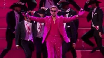 Ryan Gosling Performs ‘I’m Just Ken’ with Help of Slash at Oscars