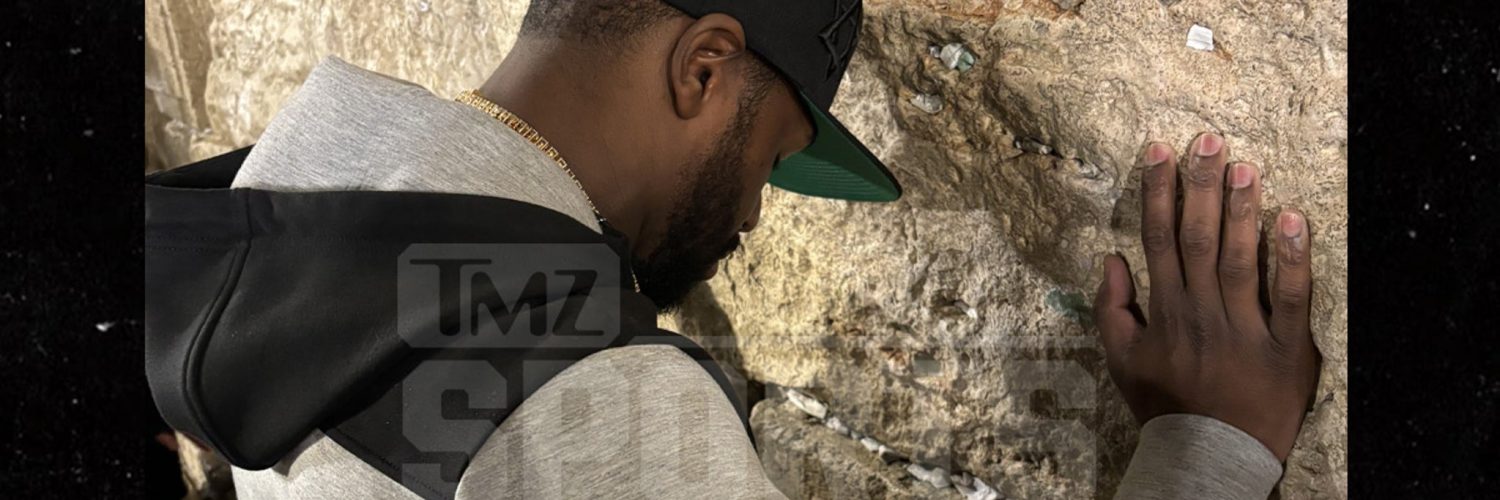 Floyd Mayweather Goes To Israel, Hangs W/ IDF, Prays At Western Wall