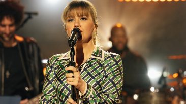 Kelly Clarkson’s 20 Best Kellyoke Covers