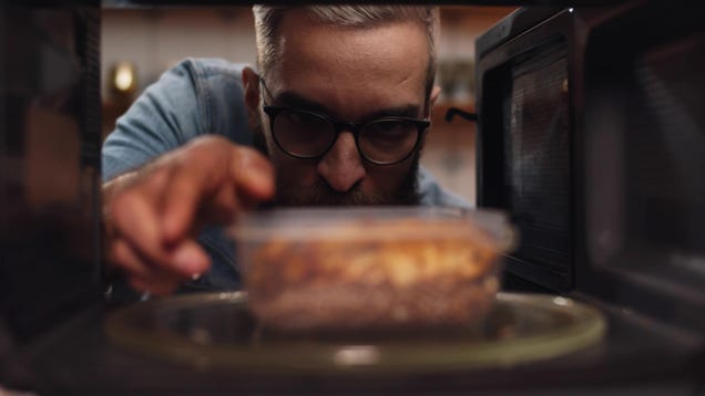 How Dangerous Is a Microwave Oven That’s Running With the Door Open?