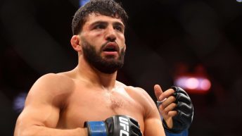 Arman Tsarukyan says UFC 300 judge who scored fight for Charles Oliveira apologized in a phone call: “He was going to kill my career!”