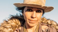 Linda Perry Opens Up About Self-Abuse, Nonstop Hustle in ‘Let It Die Here’ Trailer