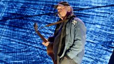 Neil Young Stuns at 2024 Tour Launch, Unveils Lost ‘Cortez the Killer’ Verse