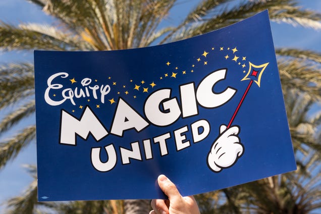 Disneyland’s Characters and Parade Performers Successfully Unionize