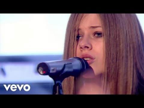 Avril Lavigne – Complicated (BBC Top of the Pops 2002)