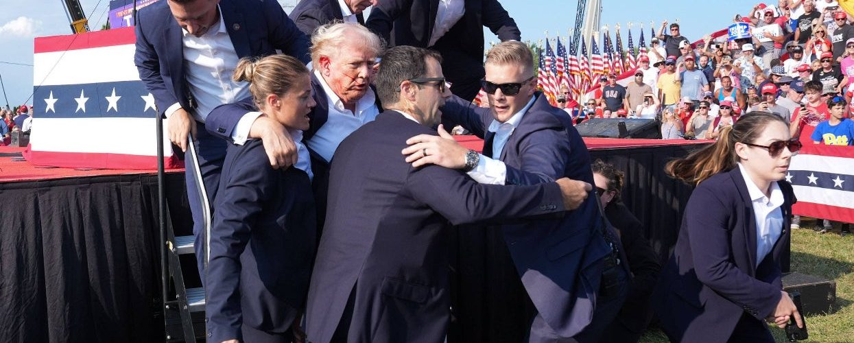 14 Photos Of The Moments Immediately After The Assassination Attempt On Donald Trump That Will Go Down In History