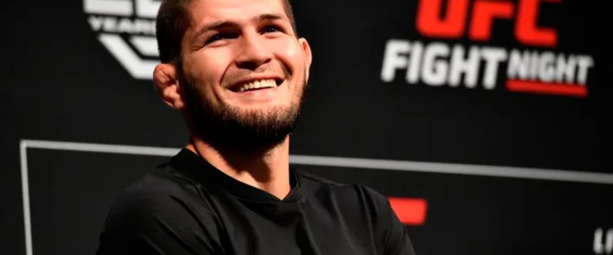 Video | Khabib Nurmagomedov chokes Umar Nurmagomedov while coaching cousin Usman at Bellator San Diego