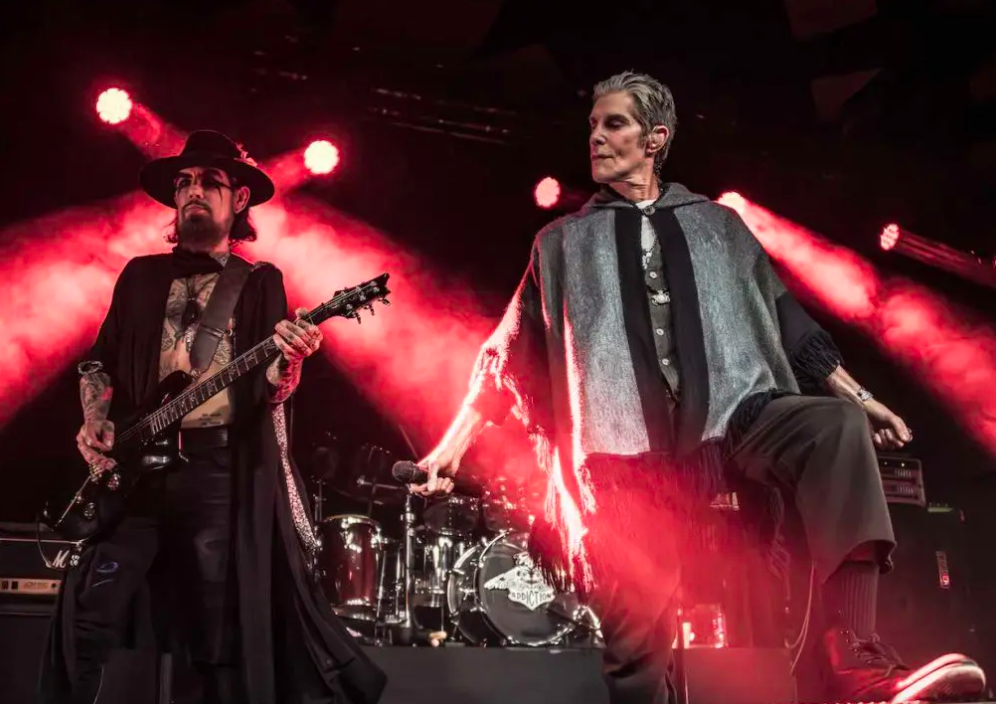 Jane’s Addiction: Perry Farrell, Dave Navarro Fight Onstage