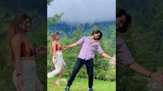 Kesa Laga SRK Pose 🫣😁 #trending #love #couple #youtubeshorts #reels #viralvideo