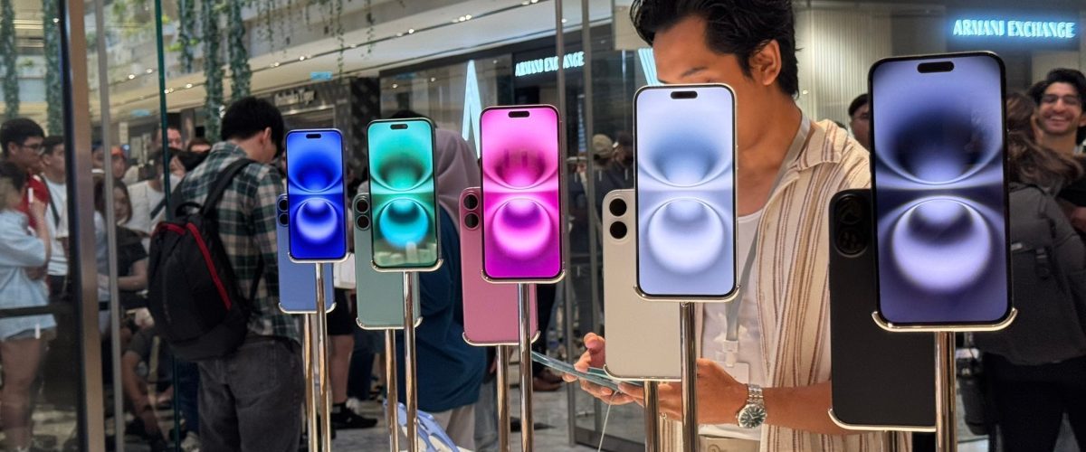 First iPhone 16 pre-orders arrive as lines form at Apple Stores around the world