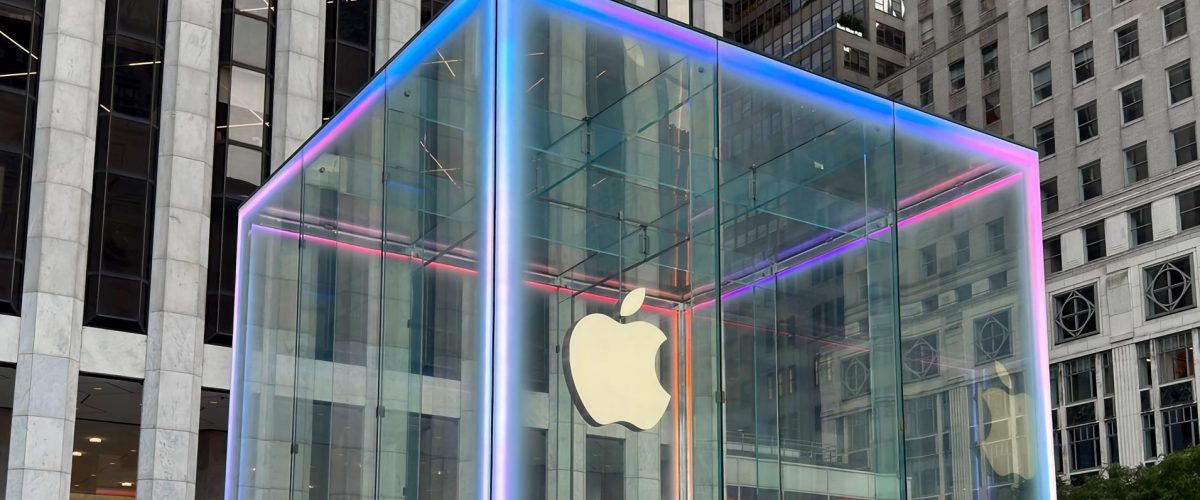 Apple’s Fifth Ave store glows in Apple Intelligence colors to celebrate iPhone 16 launch